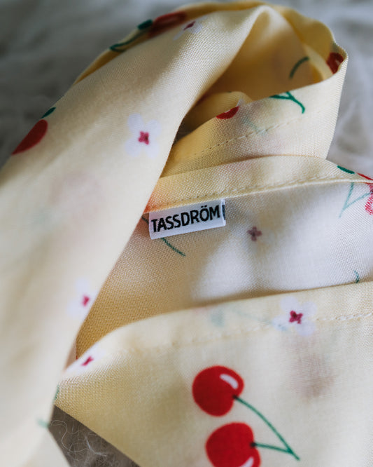 Hundscarf Österlen – Körsbärsmönster